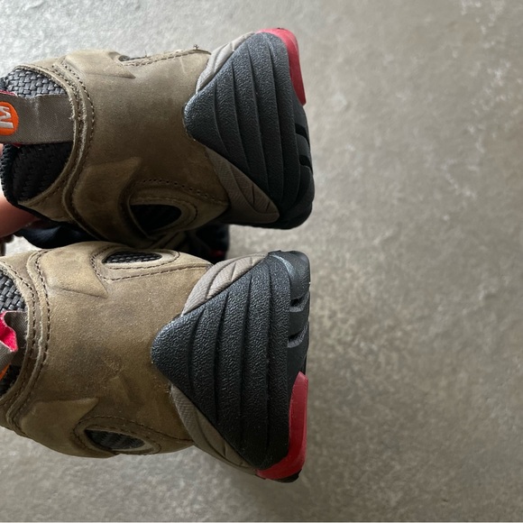 Merrell Moab 2 Vent Waterproof CT Women’s Tan and Black Hiking Shoes in Boulder - Picture 11 of 13